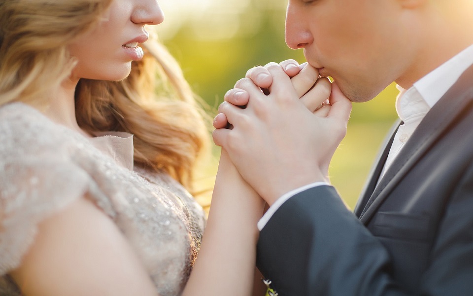 Inspiring romantic and intimate ceremonies that reflect your love